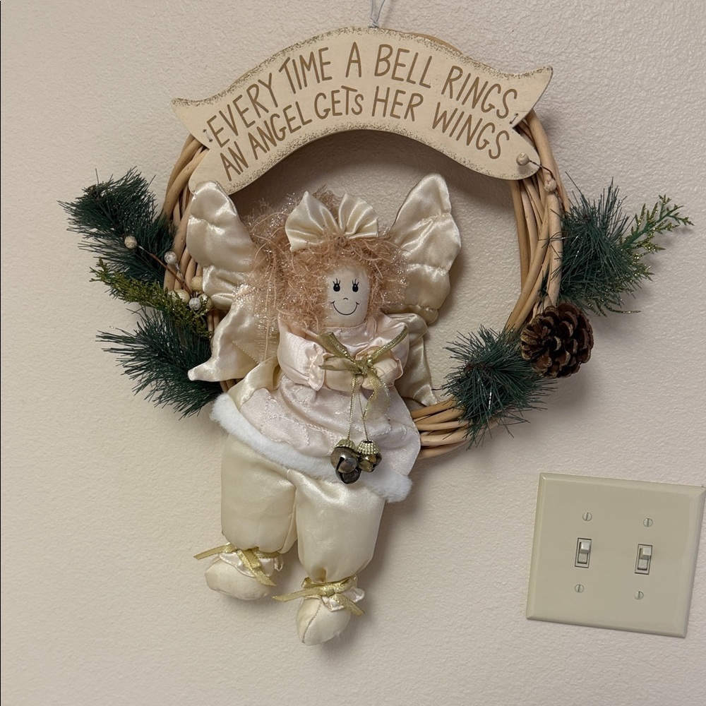 Holiday Angel Wreath with Cream Accents